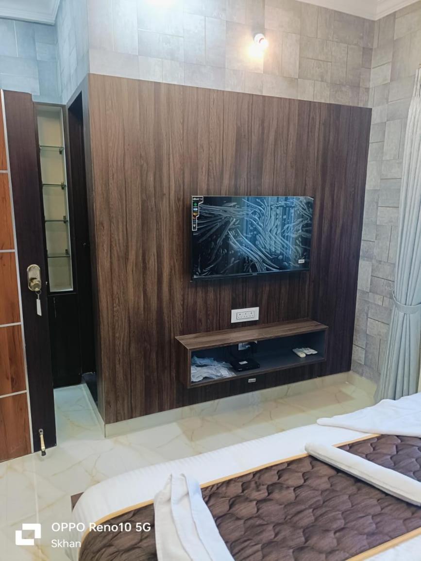 Golden Residency Otel Kushālnagar Dış mekan fotoğraf